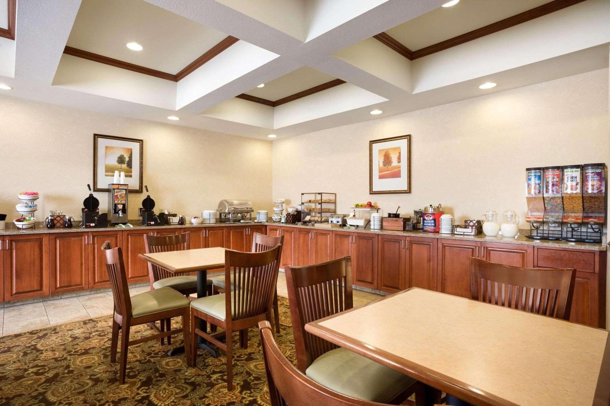 Country Inn & Suites By Radisson, Washington At Meadowlands, Pa 외부 사진