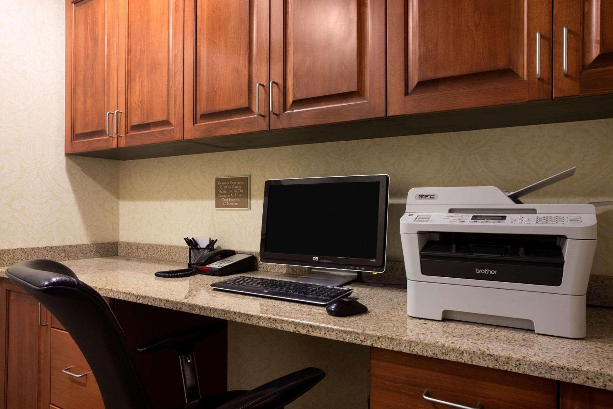 Country Inn & Suites By Radisson, Washington At Meadowlands, Pa 외부 사진