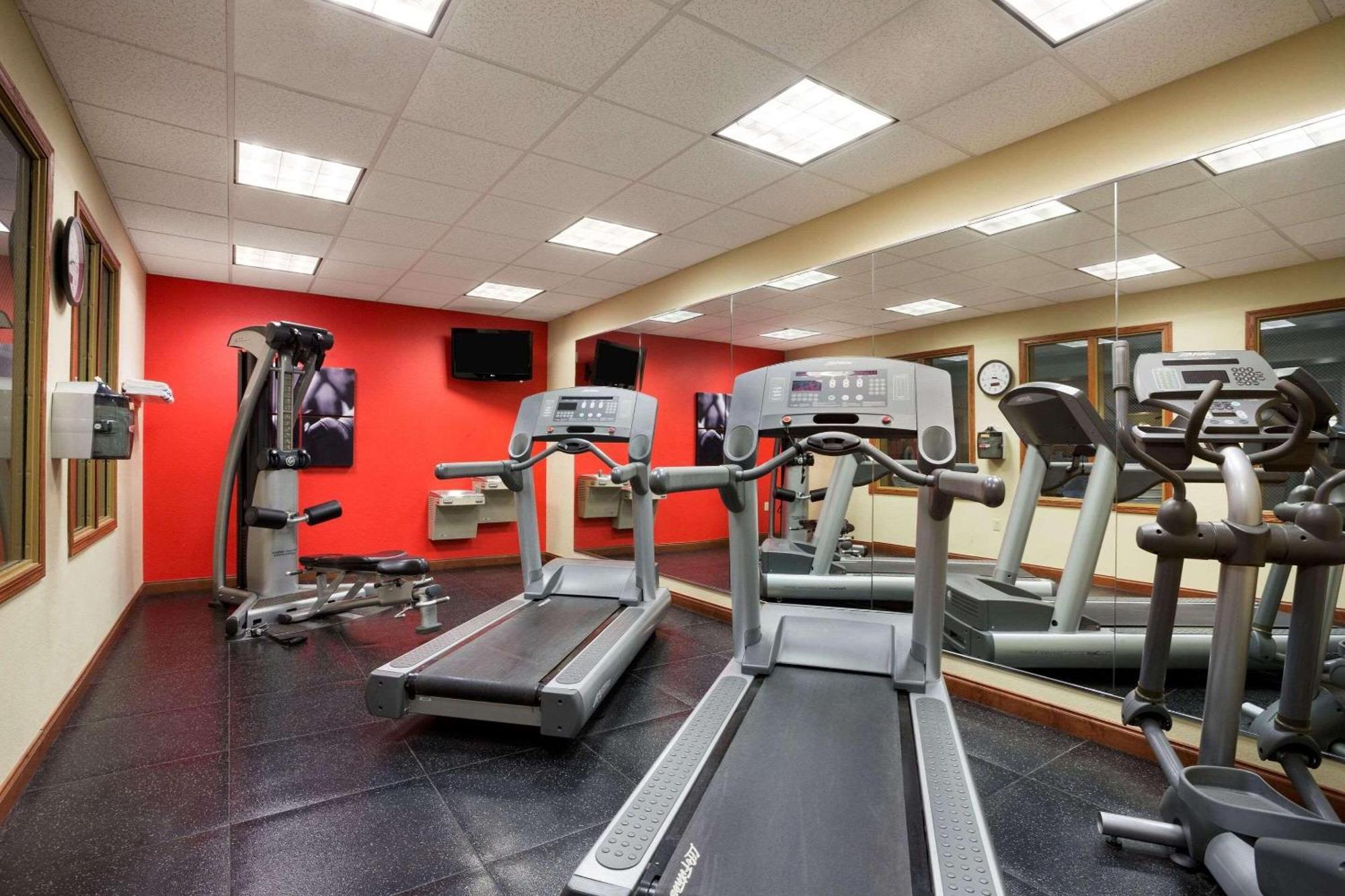 Country Inn & Suites By Radisson, Washington At Meadowlands, Pa 외부 사진